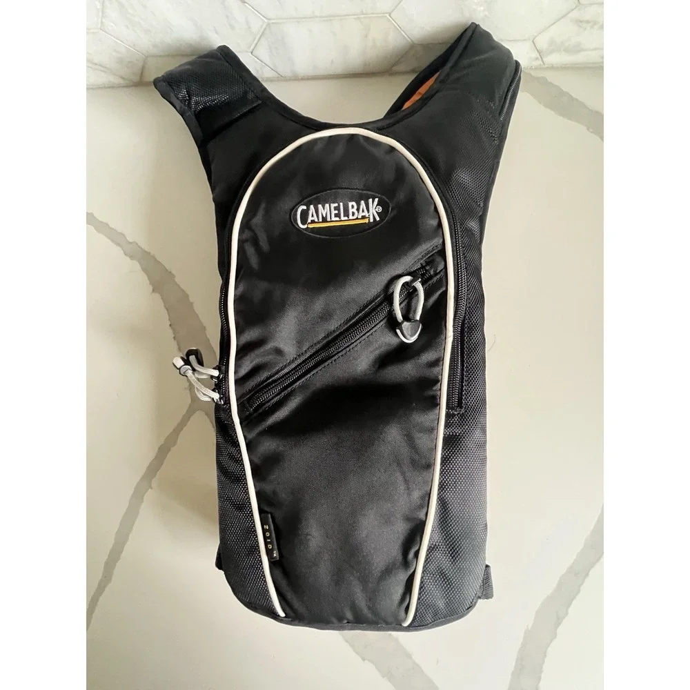 CamelBak‎ Zoid Hydration Pack 70 oz/ 2L Insulated Reservoir Grey/Orange